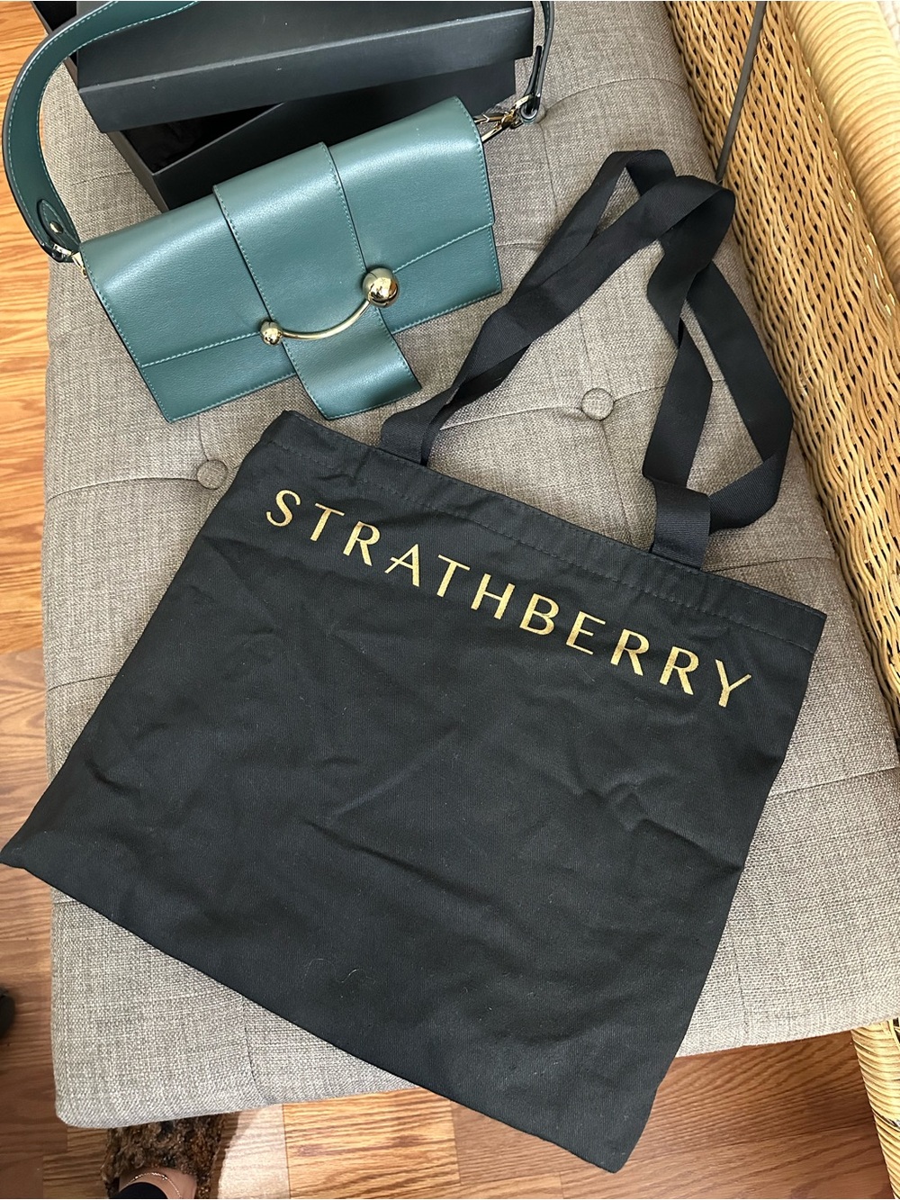 Strathberry Green Leather Shoulder/Crossbody Bag with Gold Hardware - Picture 10 of 10